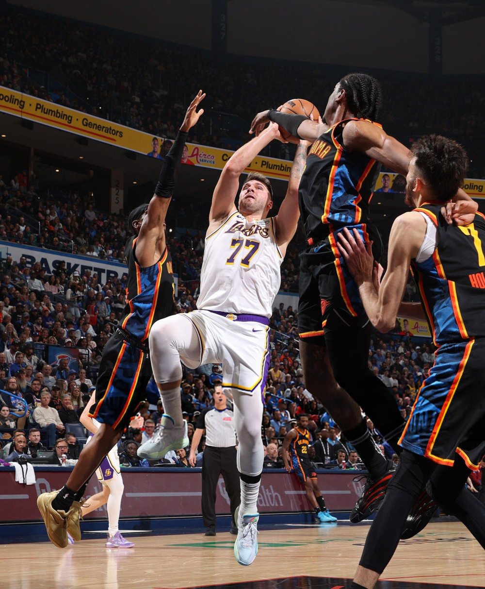 开云-东契奇意外战胜加拿大队，重要助攻引爆全场！