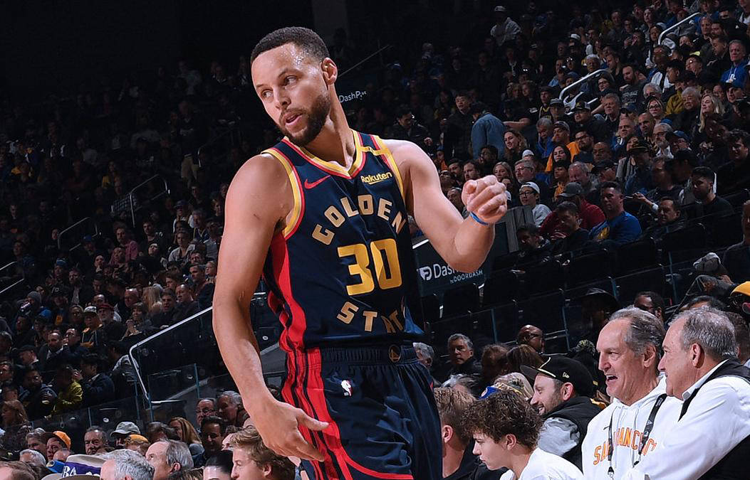 开云-库里新星刷新纪录表现突出，加拿大队前途光明！